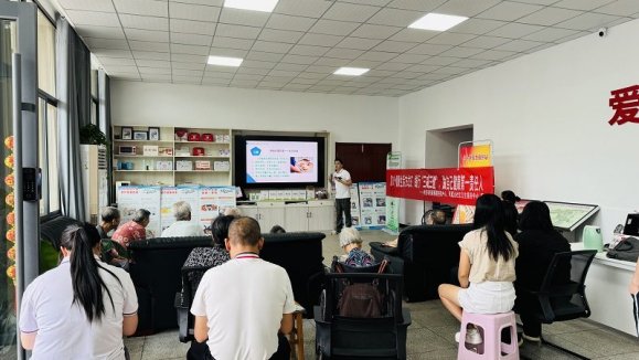 赤壁市开展全民健康生活方式日主题宣传活动